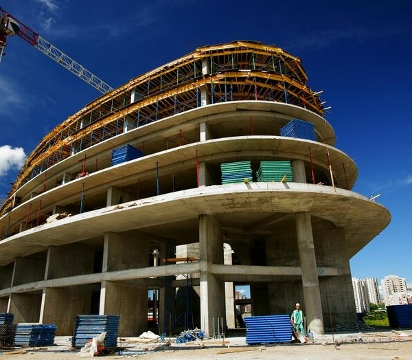 Moderner Innenausbau für Wohn- und Geschäftsräume in Zürich Moderner Innenausbau mit innovativen Trockenbau- und Lichtlösungen