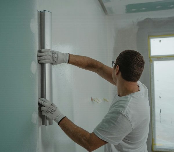 Maler und Gipserarbeiten mit langlebigen und edlen Oberflächenlösungen Maler und Gipserarbeiten für hochwertige Innenausbauten und Renovationen