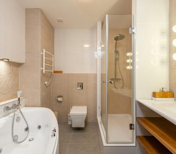 Fassadenrenovation durch Signia Bauunternehmen mit individueller Bestandserfassung Fassadenrenovation mit Analyse von Rissen und Feuchtigkeitsschäden in Zürich