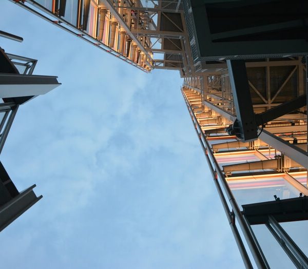 Schlüsselfertige Generalunternehmung ermöglicht reibungslose Bauprojekte ohne Aufwand Schlüsselfertige Generalunternehmung für effiziente Bauleitung und Projektkoordination