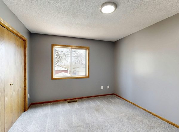 Innenausbau Bauunternehmen koordiniert Gewerke für reibungslose Bauprozesse Innenausbau Bauunternehmen plant effiziente Abläufe bei Umbauten und Sanierungen